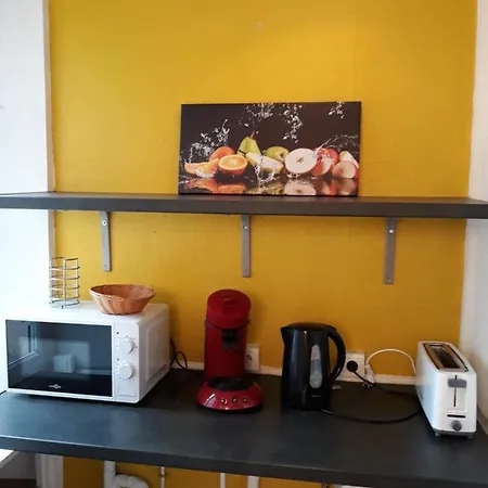 5 Minutes Des Arenes, Parking, 6 Couchages + 1 Lit Bebe Apartment