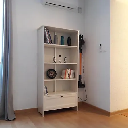 5 Minutes Des Arenes, Parking, 6 Couchages + 1 Lit Bebe Apartment