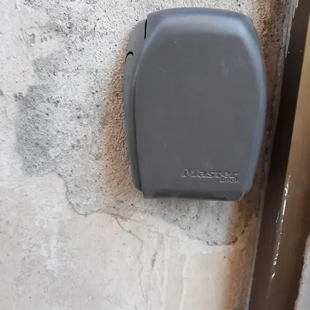 5 Minutes Des Arenes, Parking Gratuit, 6 Couchages Apartman *